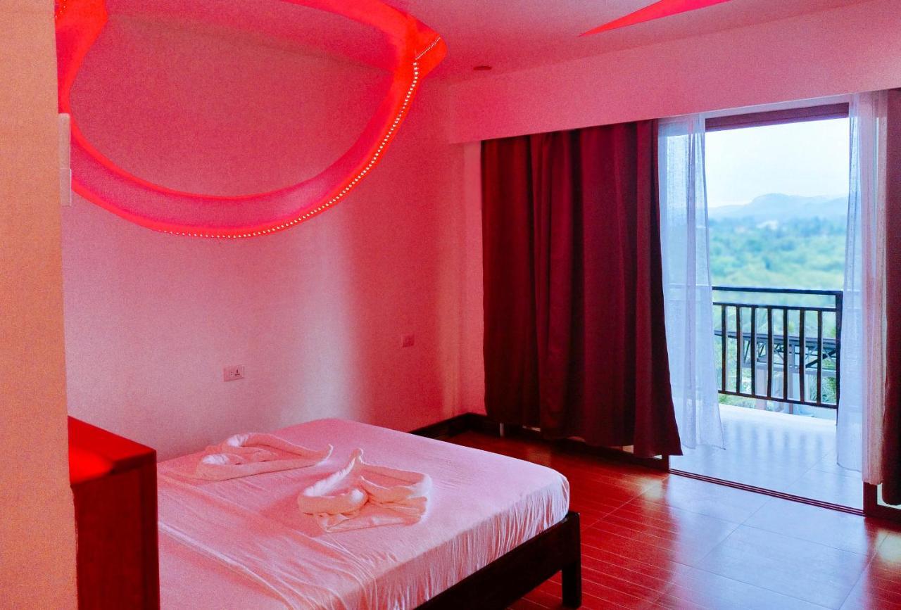 Reddoorz @ Sun Kissed Resort Guindulman Anda  Buitenkant foto