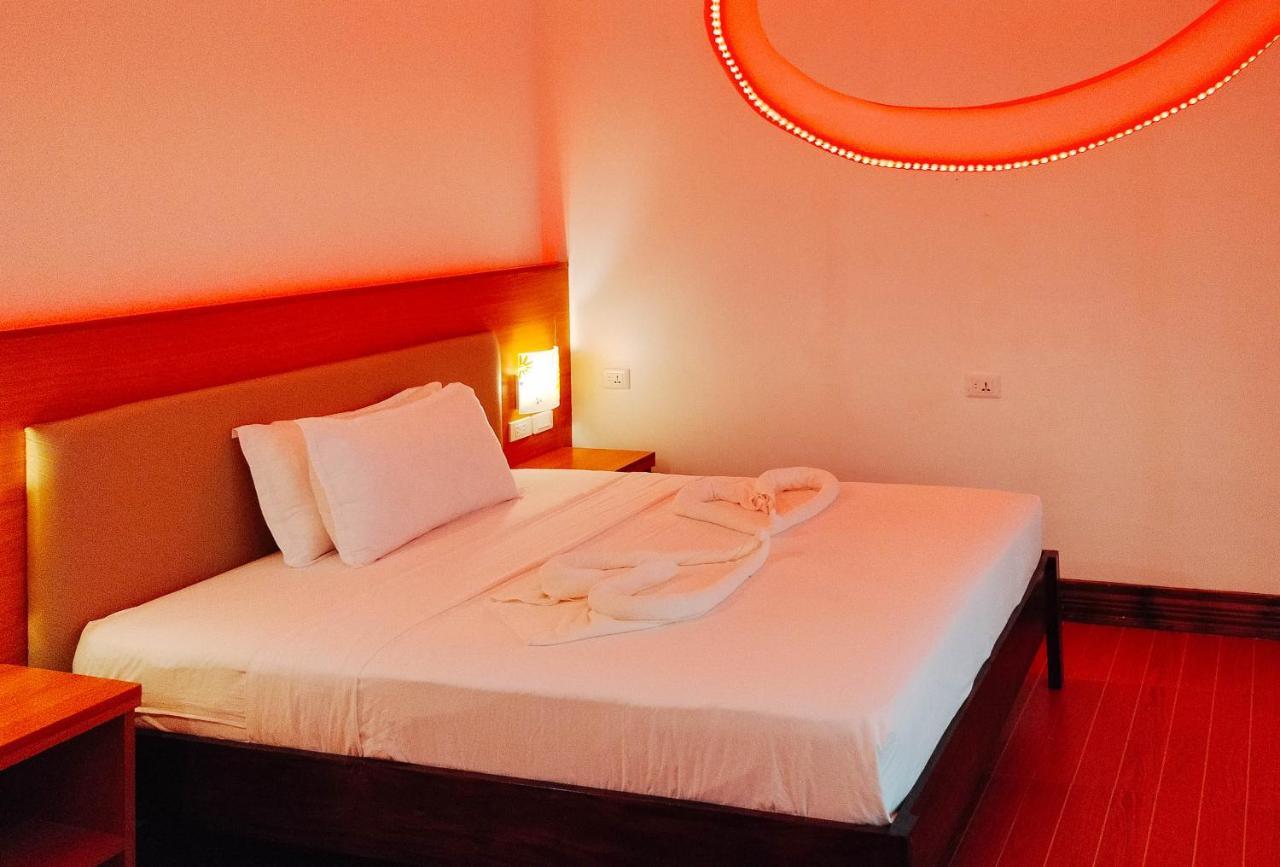 Reddoorz @ Sun Kissed Resort Guindulman Anda  Buitenkant foto